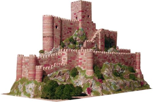 maquetas de castillos con figuras geometricas